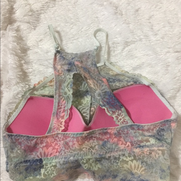 Bras - Picture 2 of 2